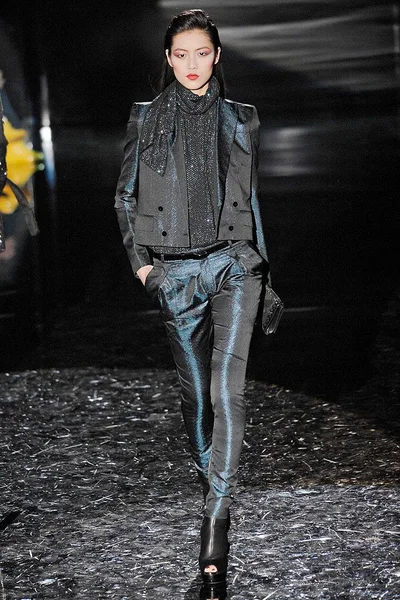 Look 30